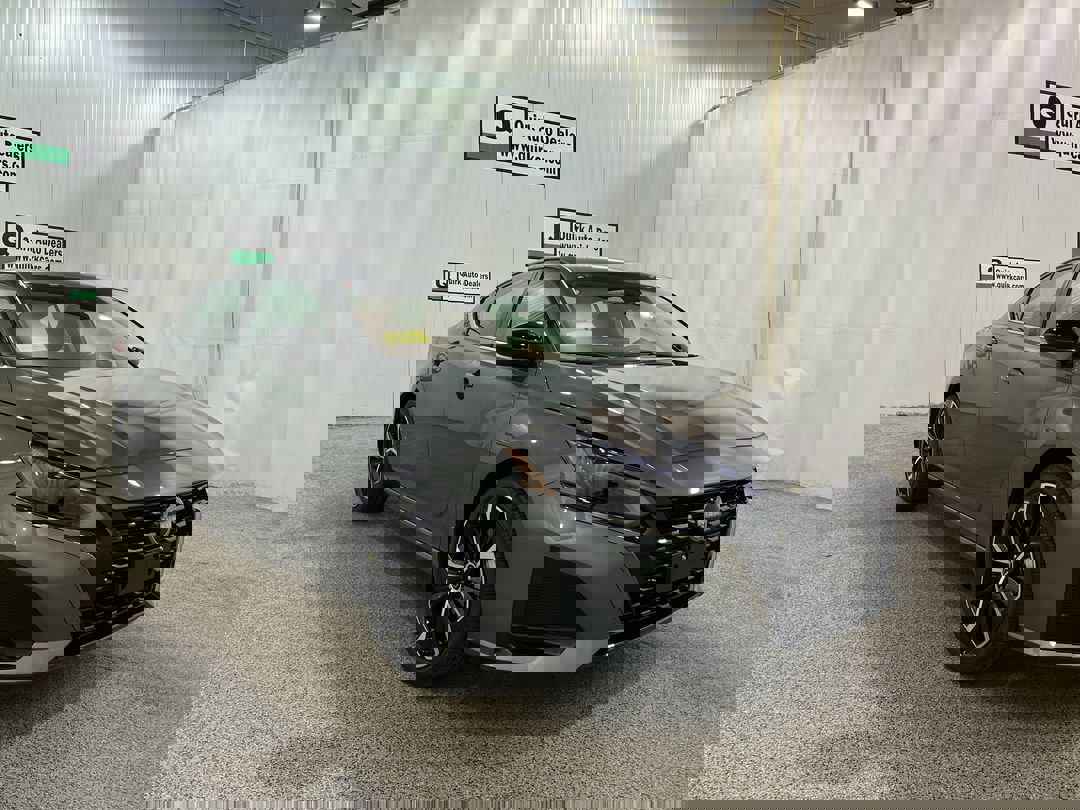 2025 Nissan Altima SR's photo