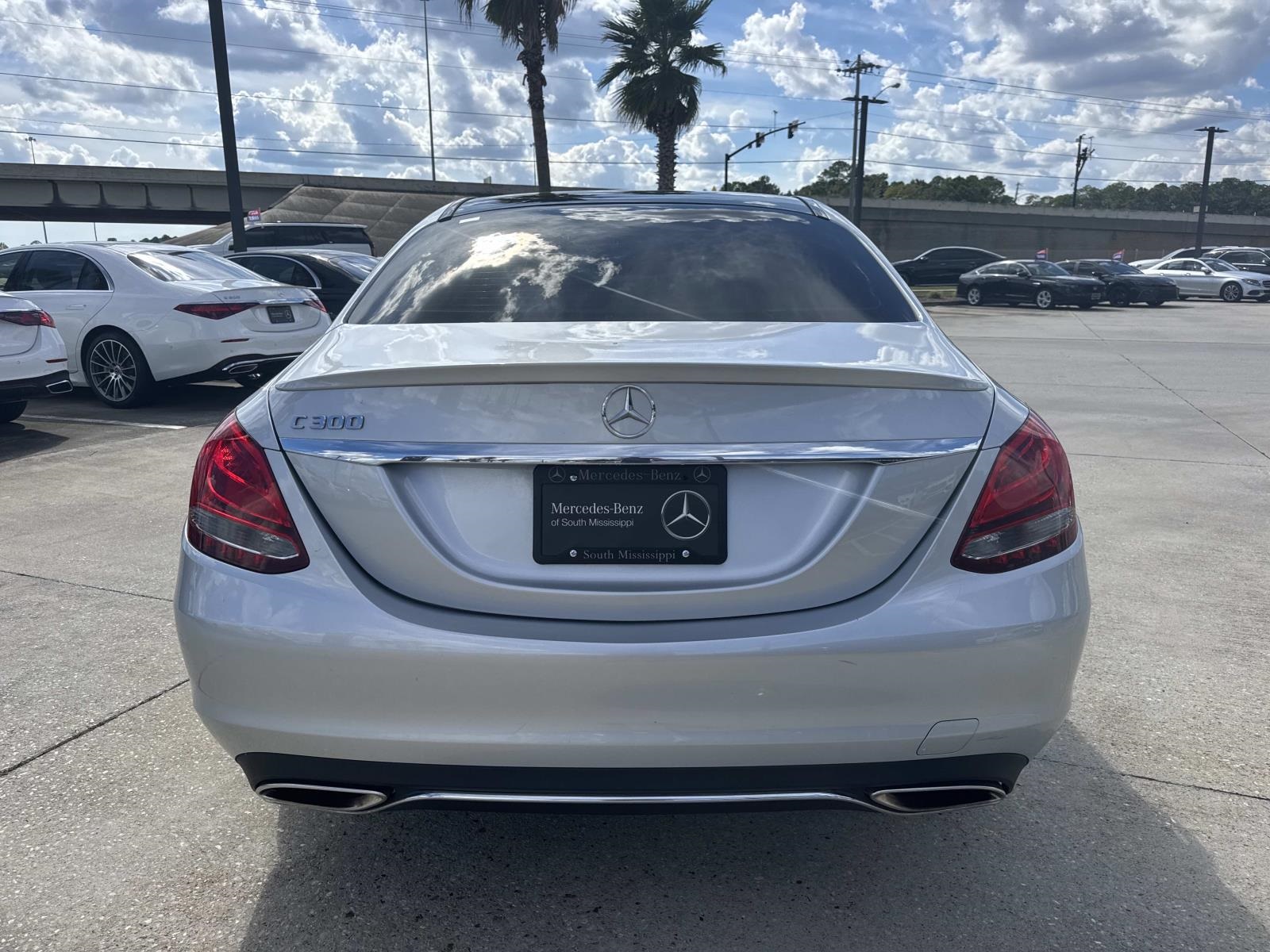 2017 Mercedes Benz C 300 photo 5