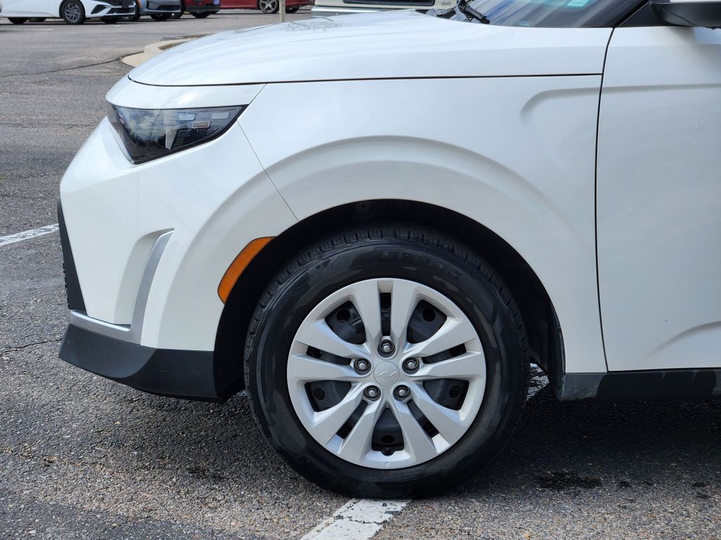 2023 Kia Soul LX photo 5