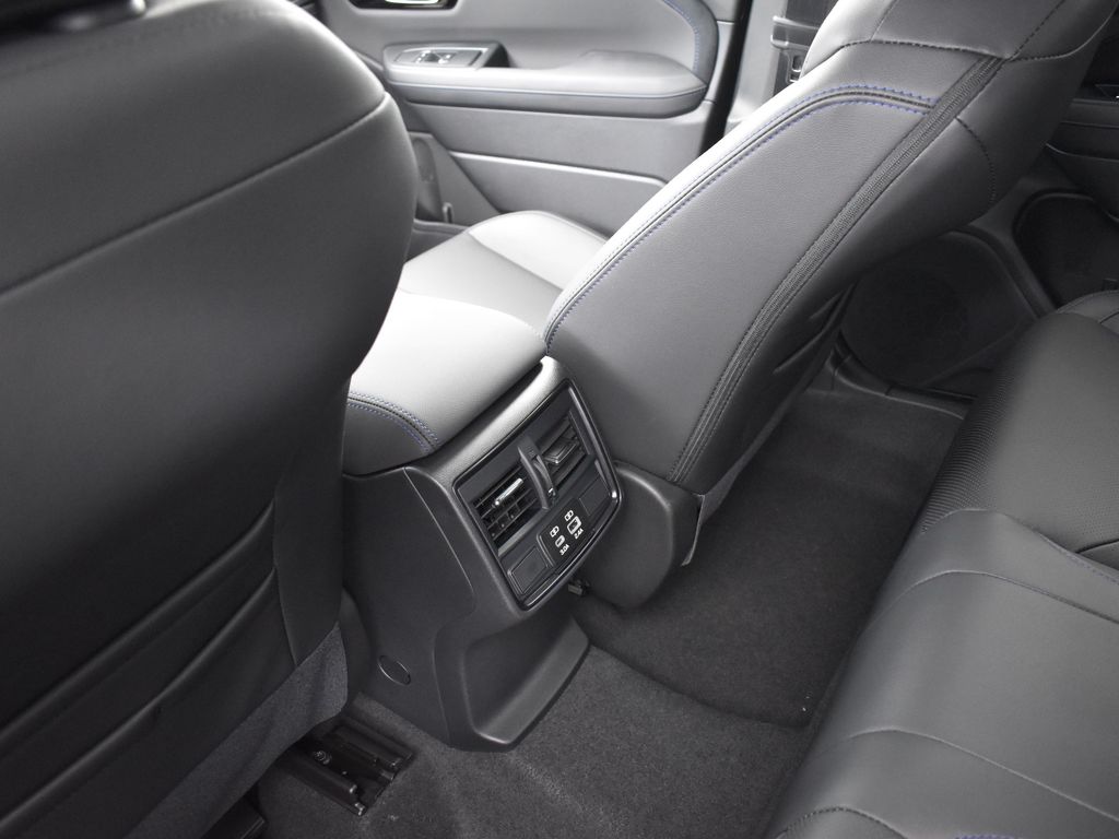 2025 Subaru Forester Limited photo 20