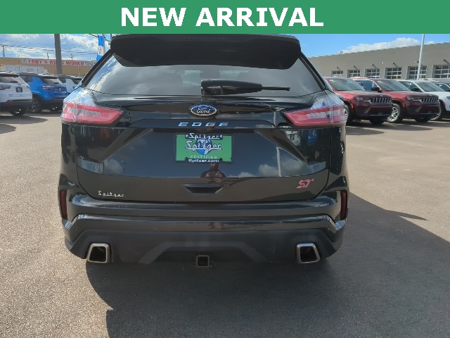 2023 Ford Edge ST photo 4