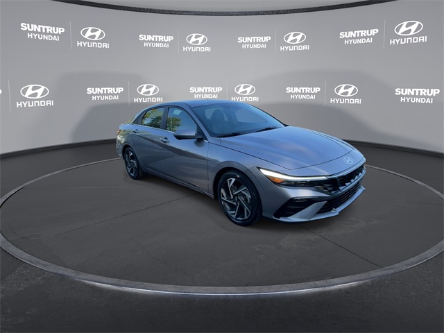 2024 Hyundai Elantra Limited photo 2