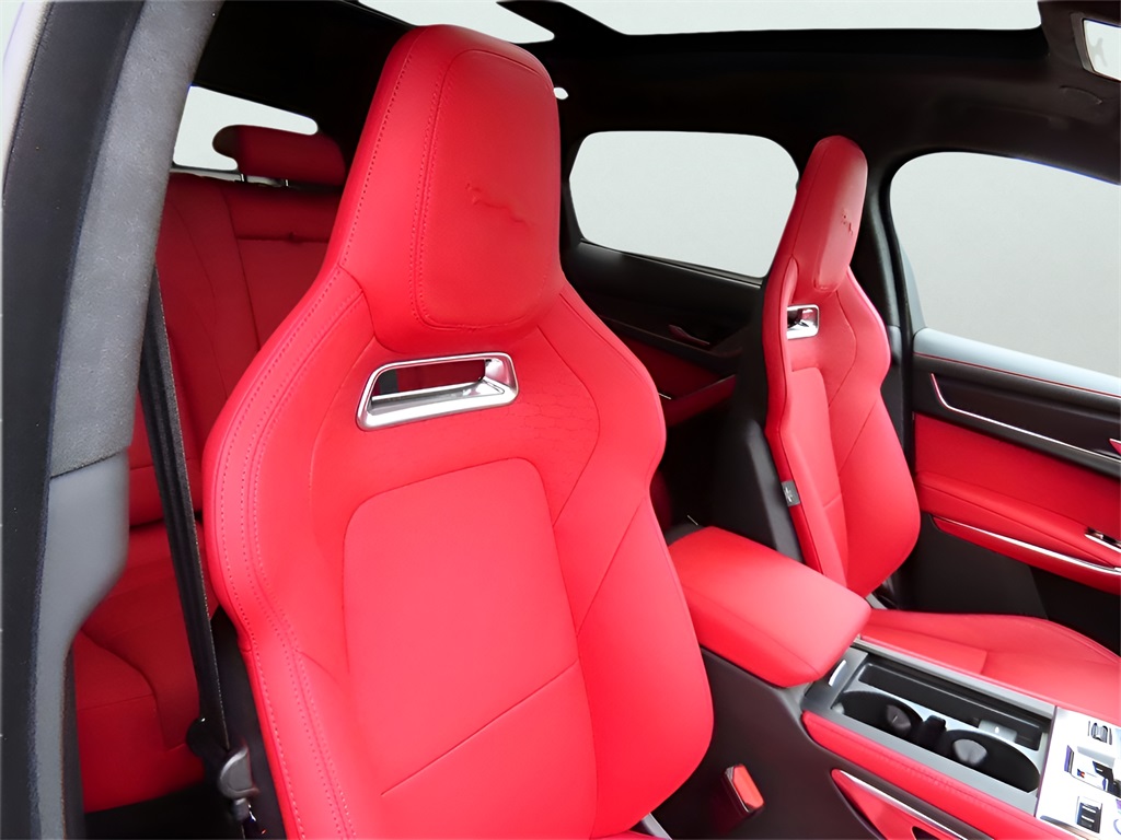 2025 Jaguar F-PACE P400 R-Dynamic S photo 11
