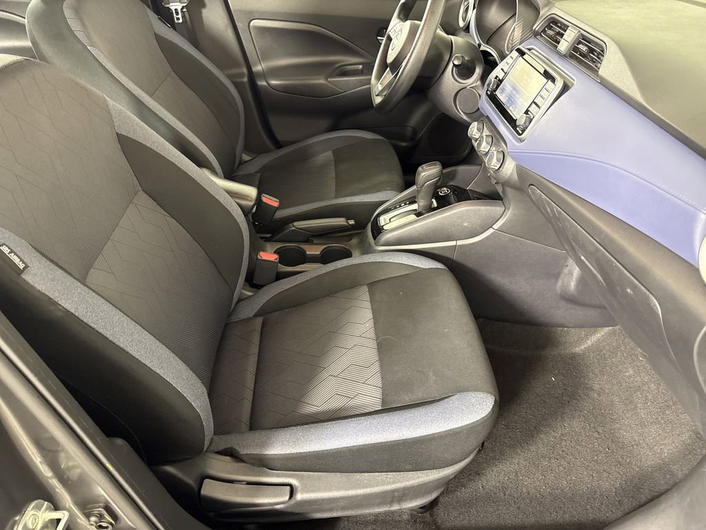 2023 Nissan Versa SV photo 11