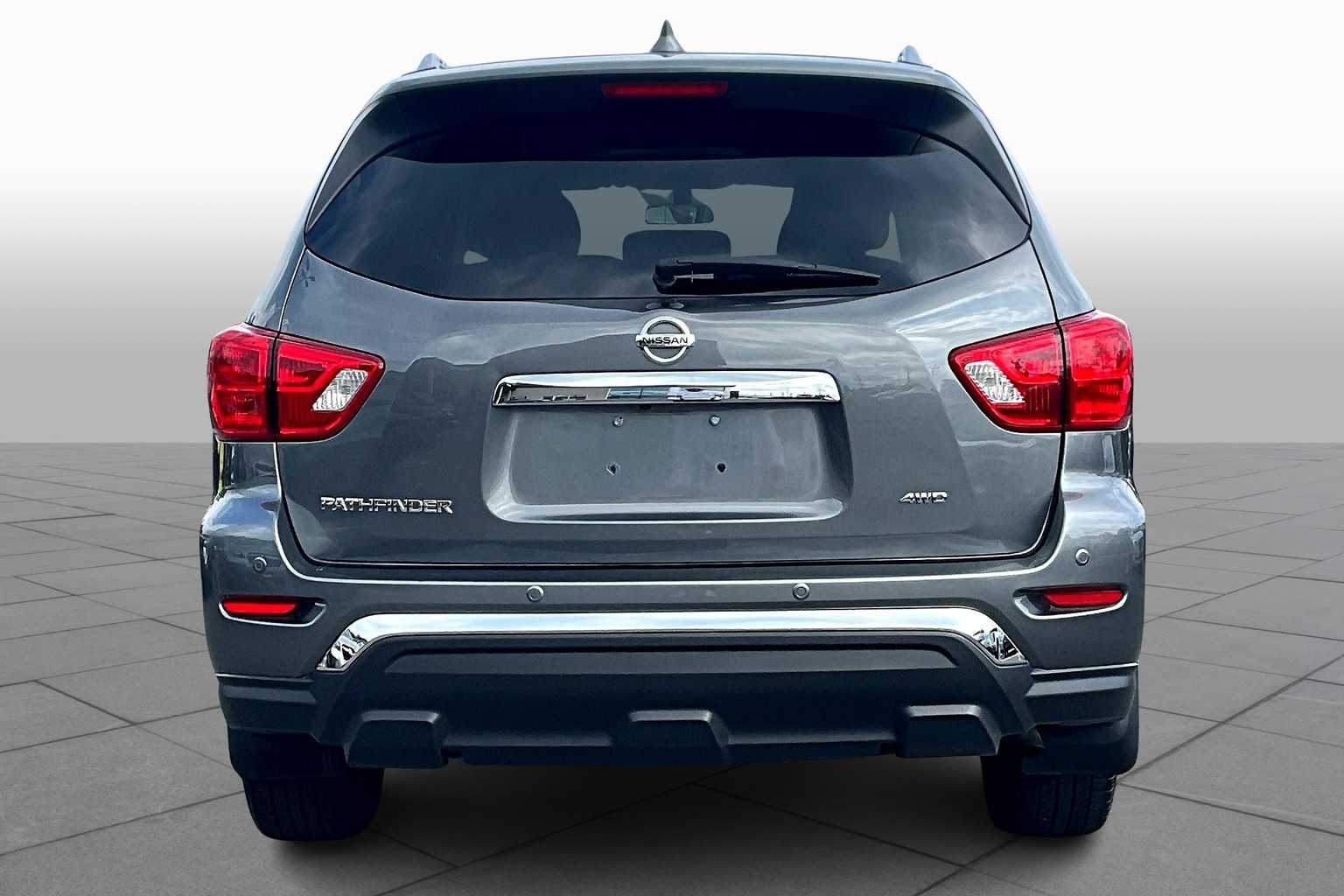 2019 Nissan Pathfinder S photo 4