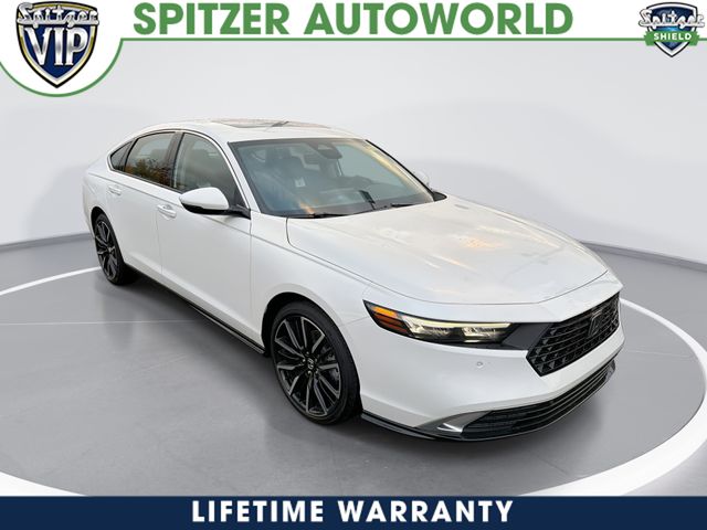 2025 Honda Accord Hybrid Touring's photo