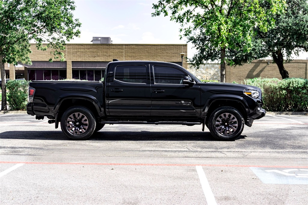2023 Toyota Tacoma Limited photo 4