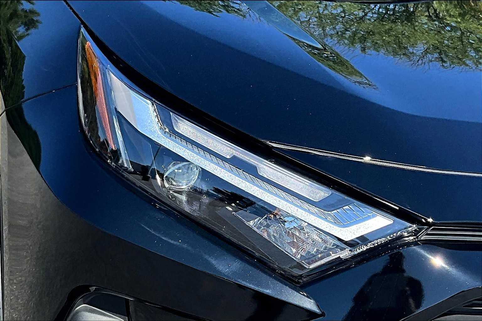 2024 Toyota RAV4 XLE Premium photo 25