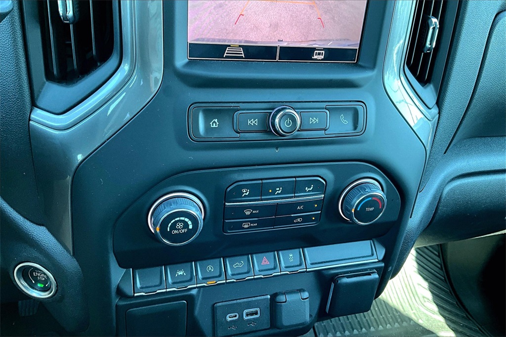 2022 Chevrolet Silverado 1500 Custom photo 16