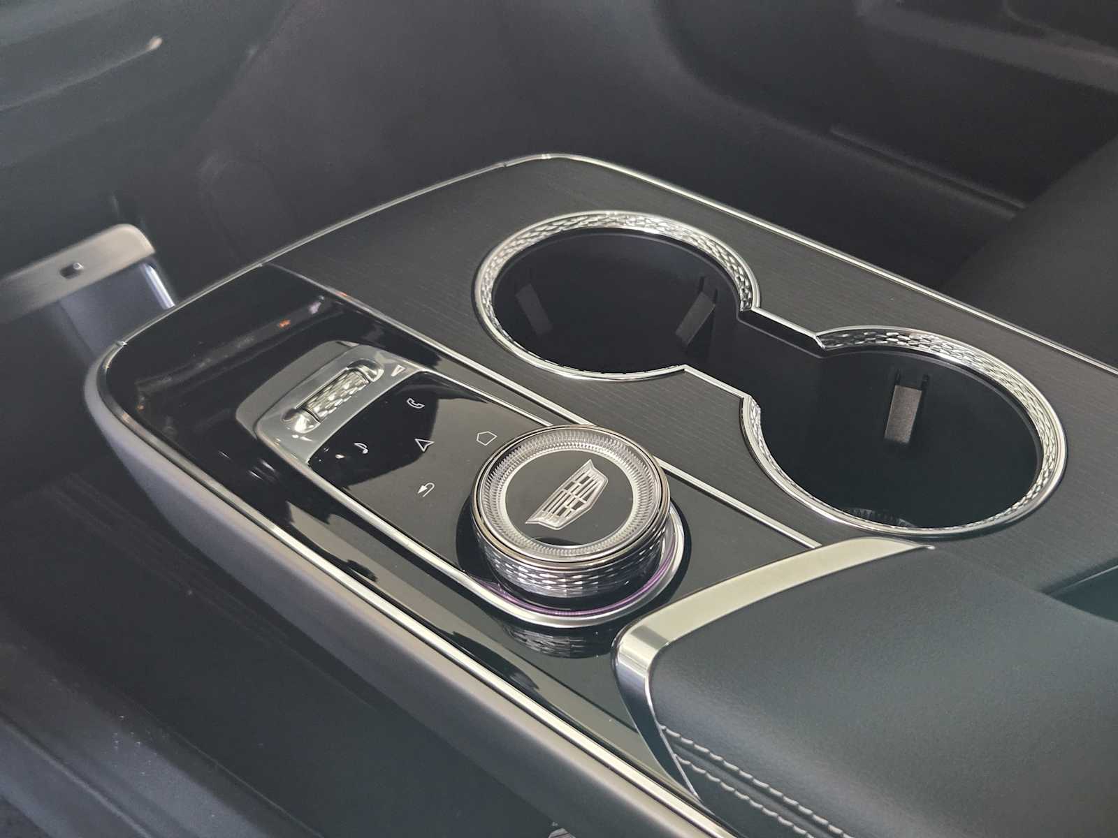 2025 Cadillac Lyriq Luxury photo 11