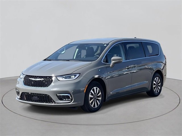 2022 Chrysler Pacifica Hybrid Touring L's photo