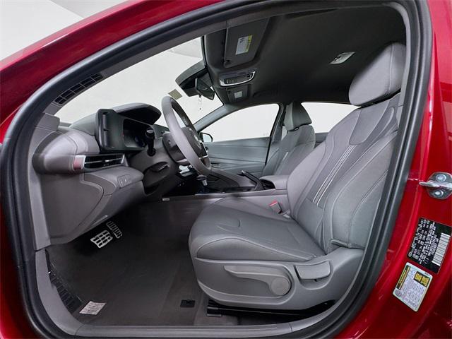 2025 Hyundai Elantra SEL Sport photo 25