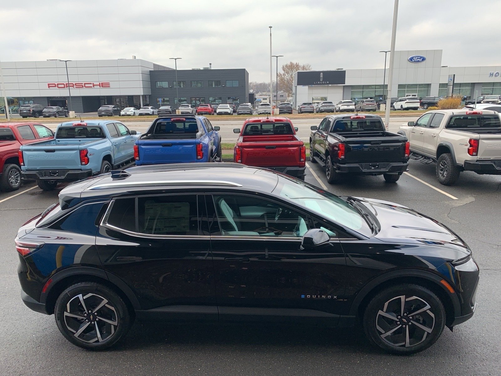 2026 Chevrolet Equinox EV LT photo 4