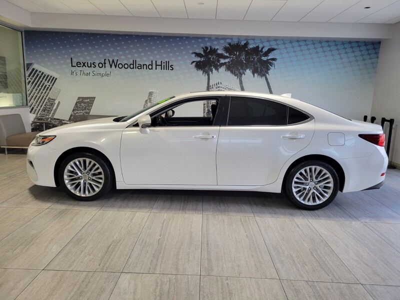 2016 Lexus ES 350 photo 2