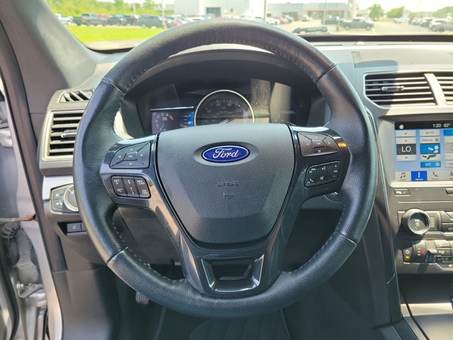 2019 Ford Explorer XLT photo 21