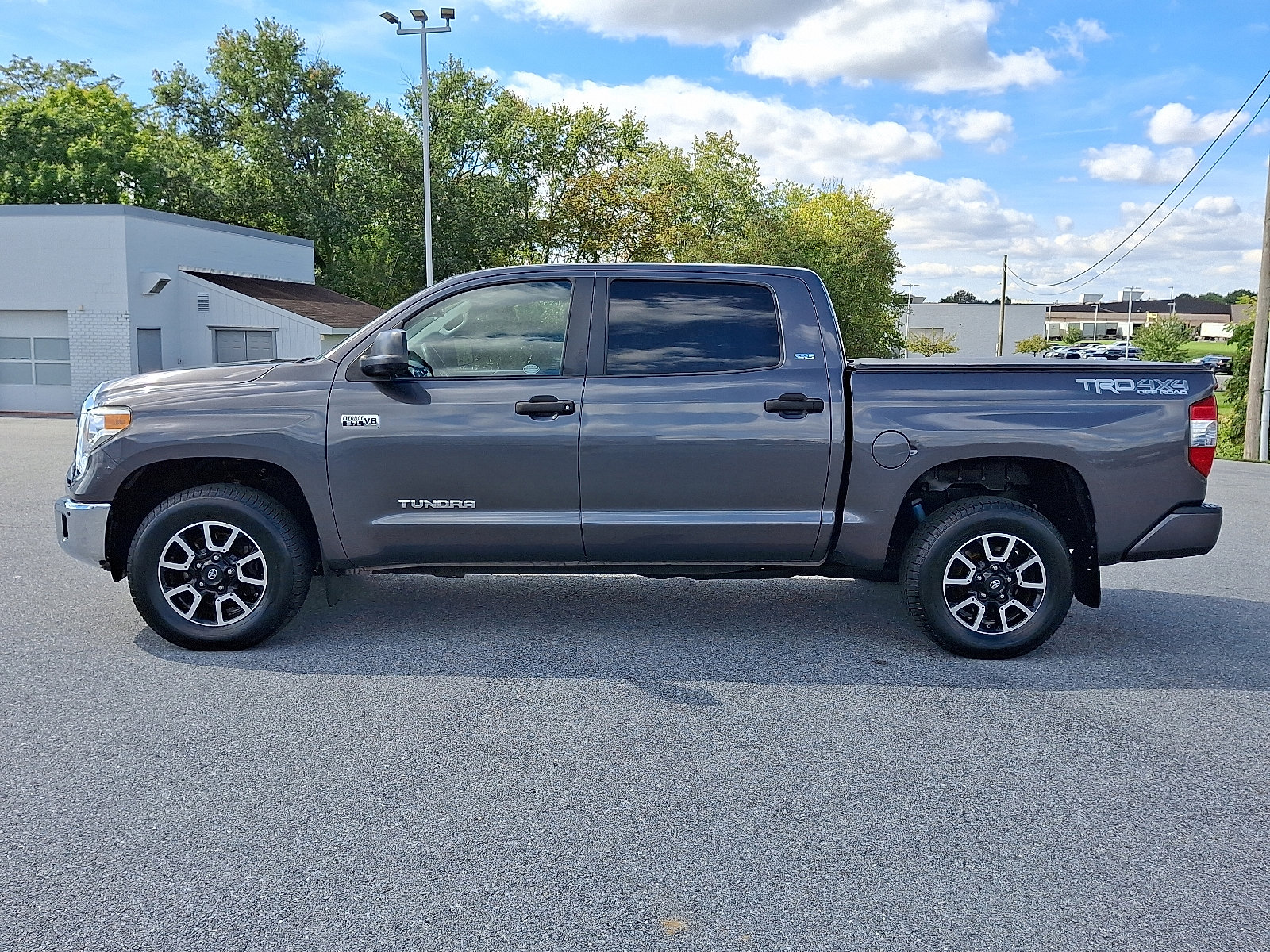 2016 Toyota Tundra SR5 photo 4