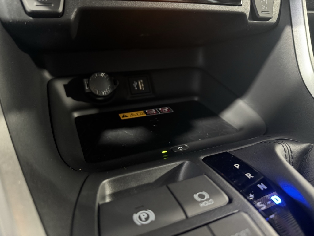 2025 Toyota RAV4 XLE Premium photo 38