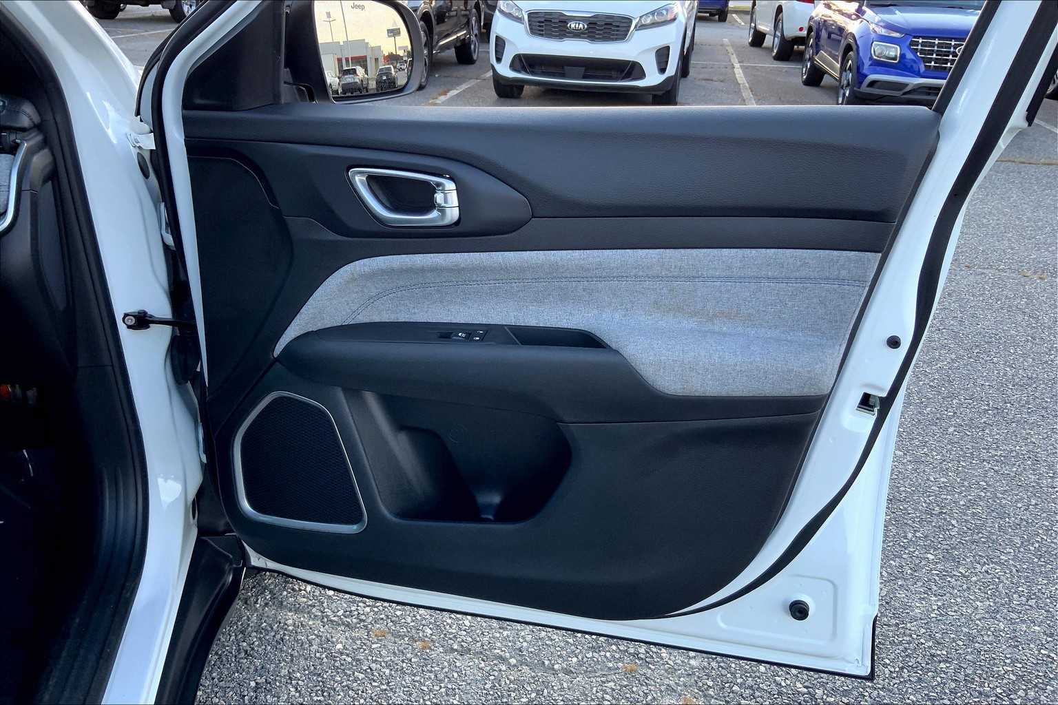 2024 Jeep Compass Latitude photo 21