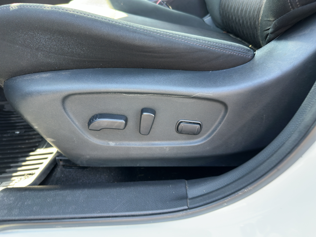 2020 Nissan Rogue SV photo 14