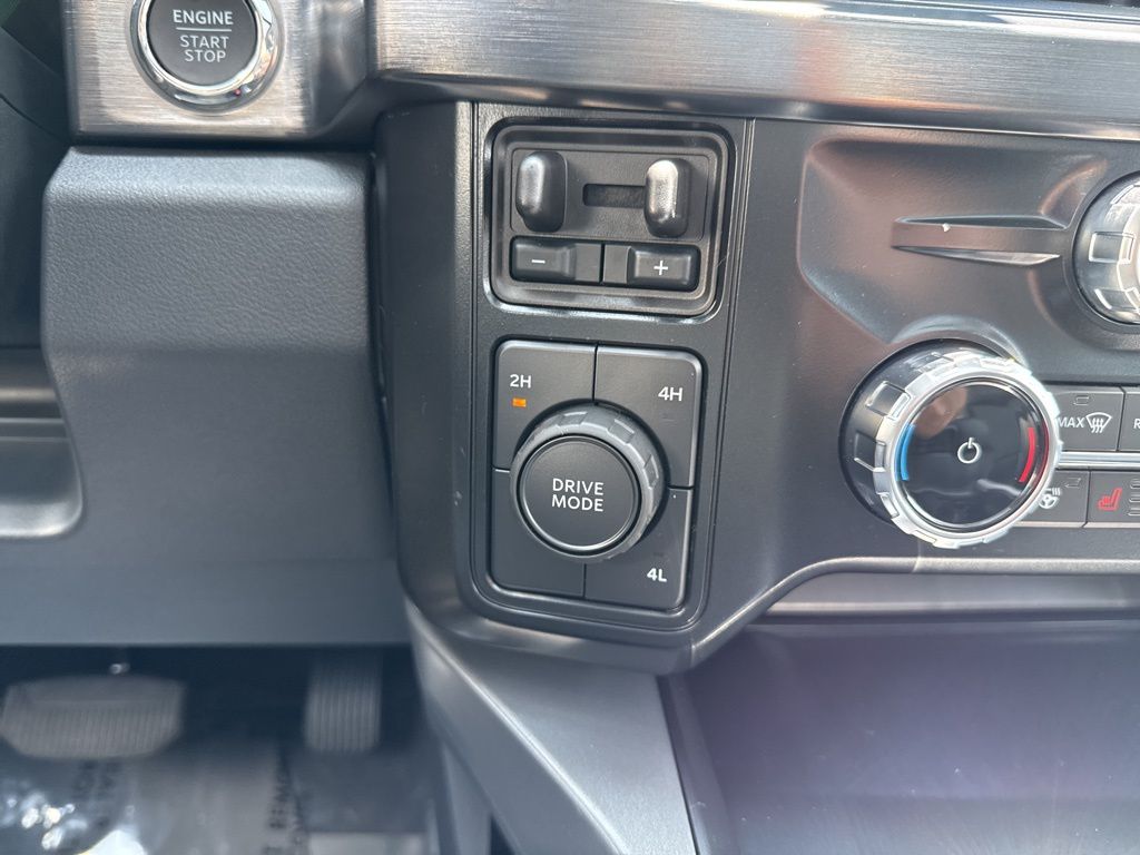 2025 Ford F-350 Lariat photo 32
