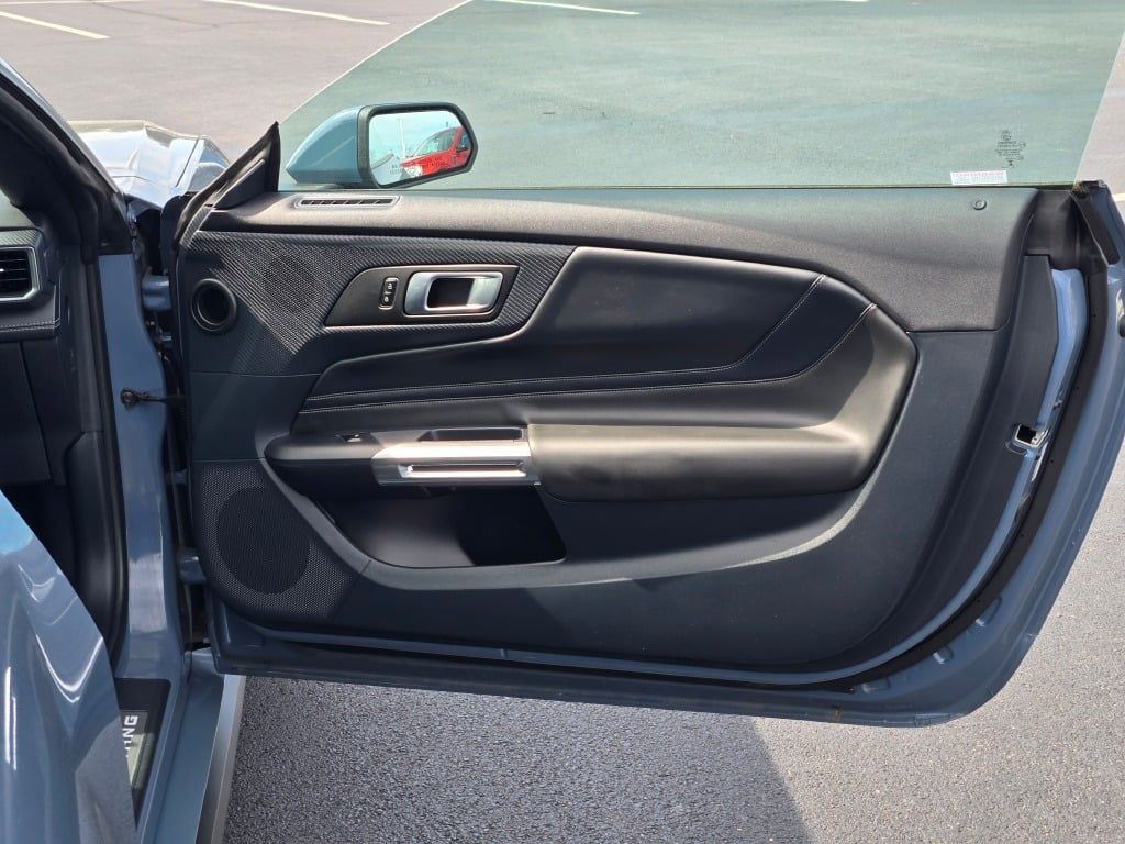 2024 Ford Mustang EcoBoost Premium photo 4