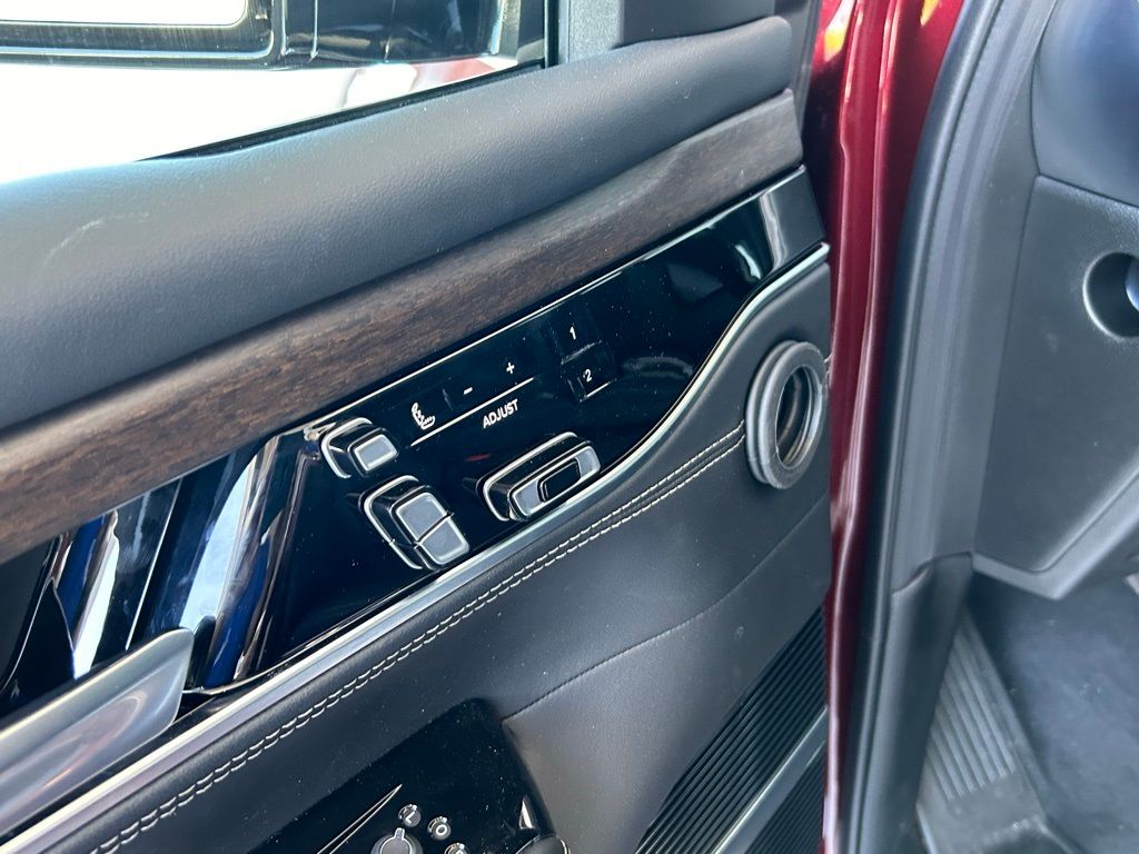 2024 Jeep Grand Wagoneer photo 45