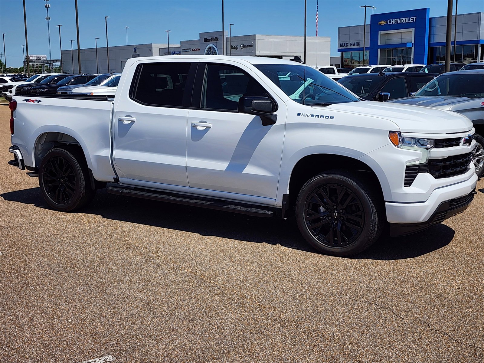 2025 Chevrolet Silverado 1500 RST photo 2