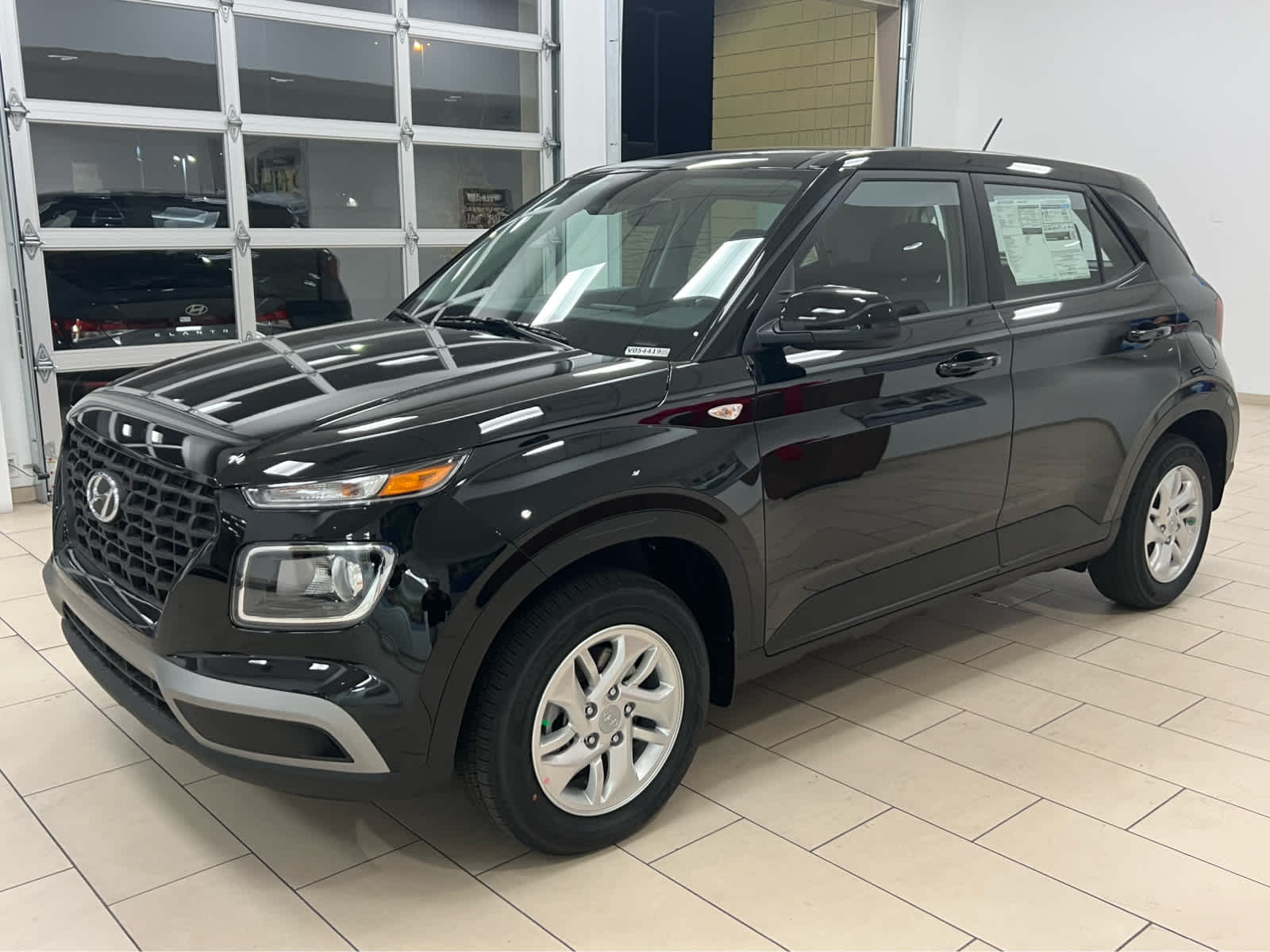 2026 Hyundai Venue SE's photo