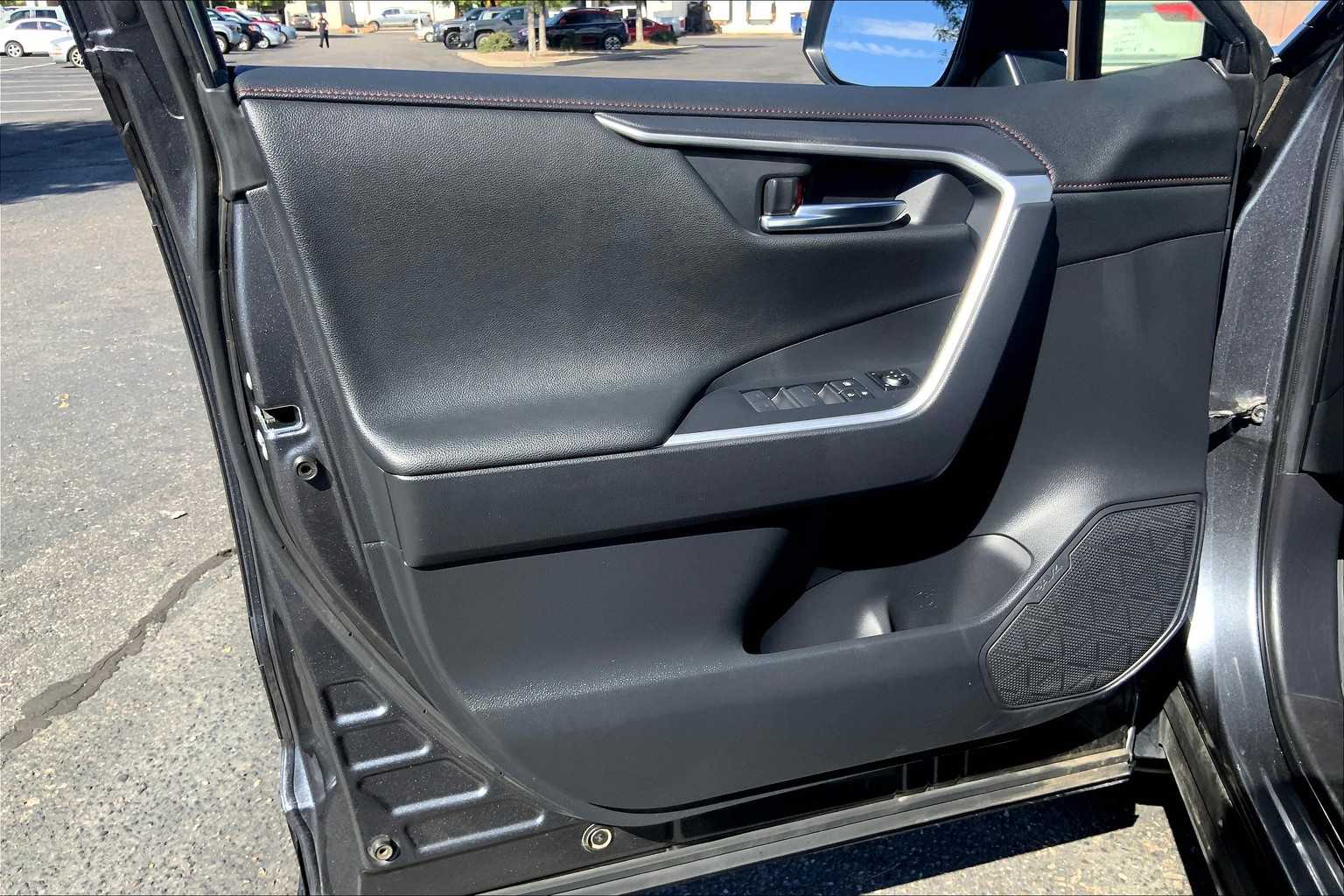 2023 Toyota RAV4 Prime XSE photo 18