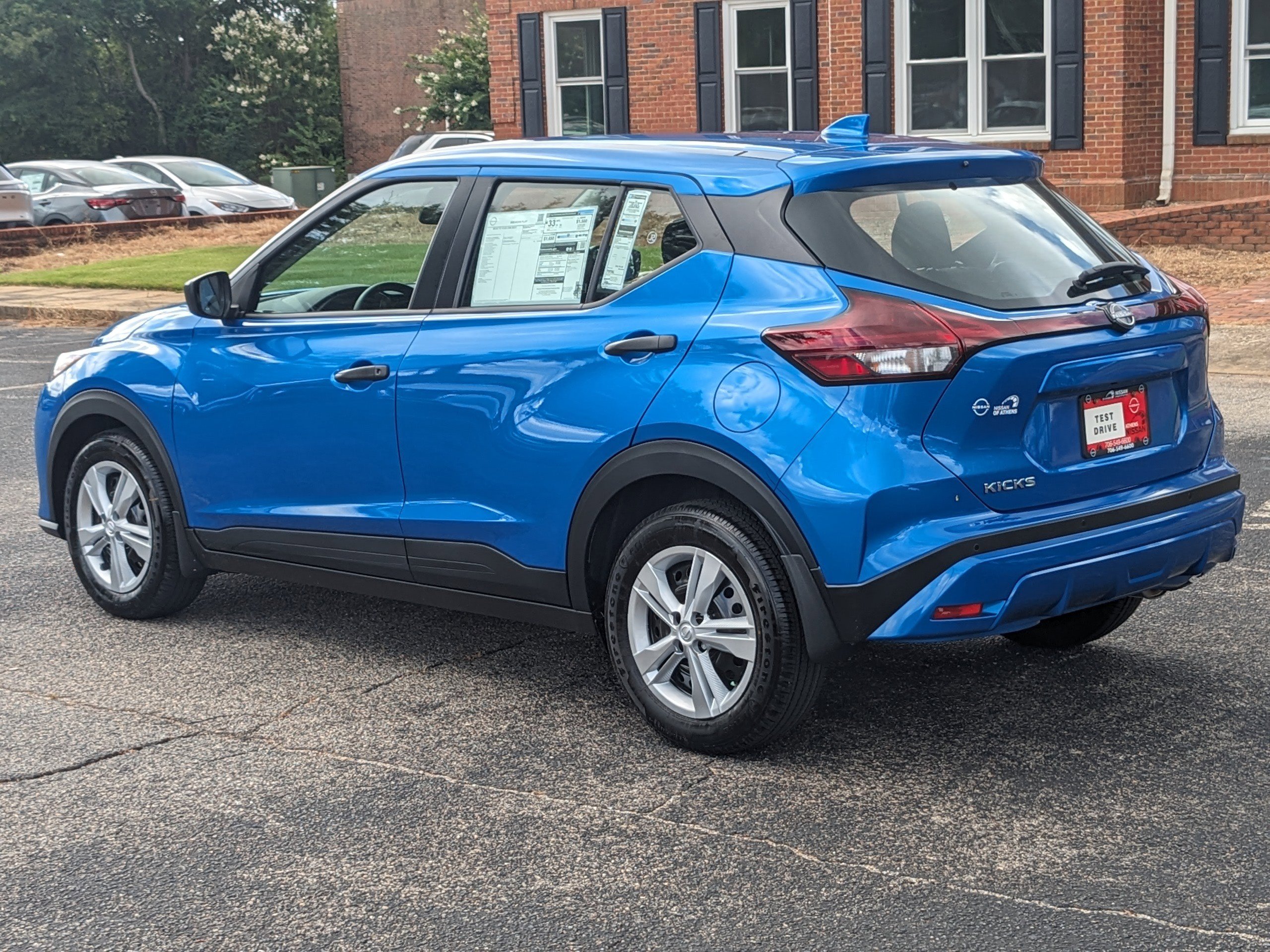 2025 Nissan Kicks Play S photo 3