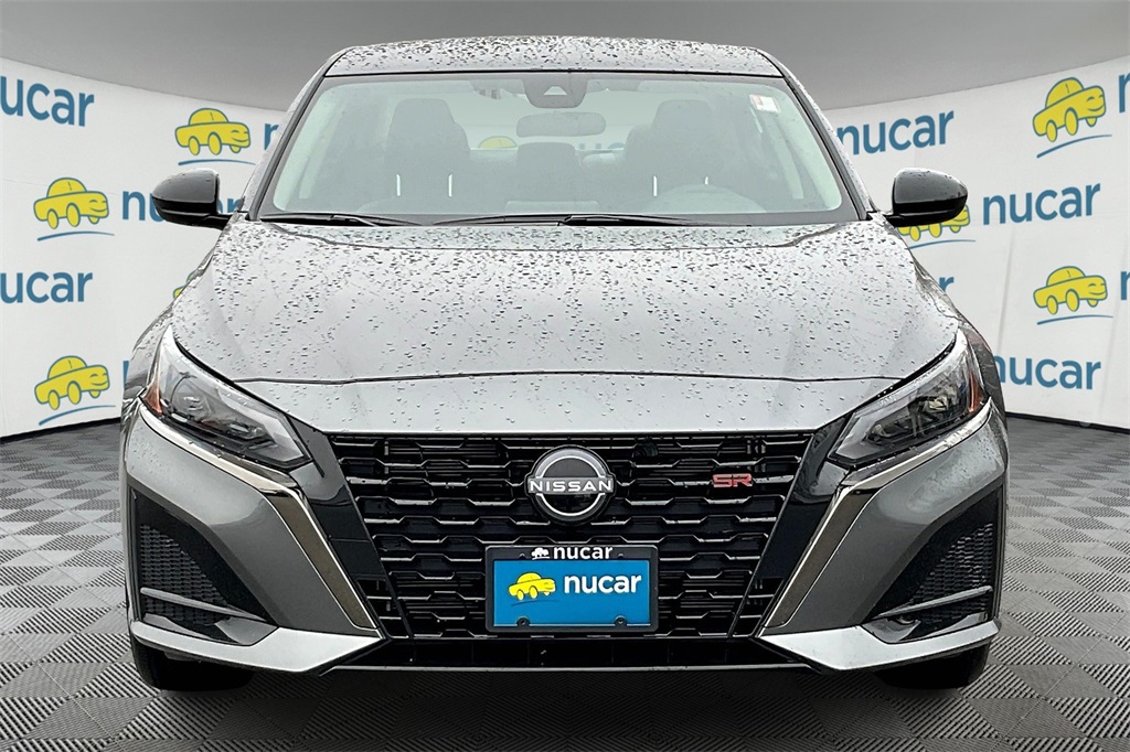 2025 Nissan Altima 2.5 SR photo 2