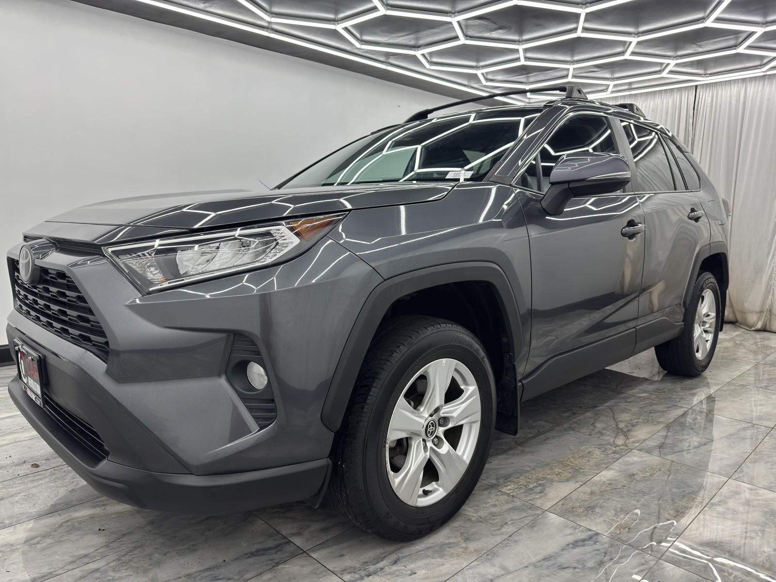 2021 Toyota RAV4 XLE photo 3