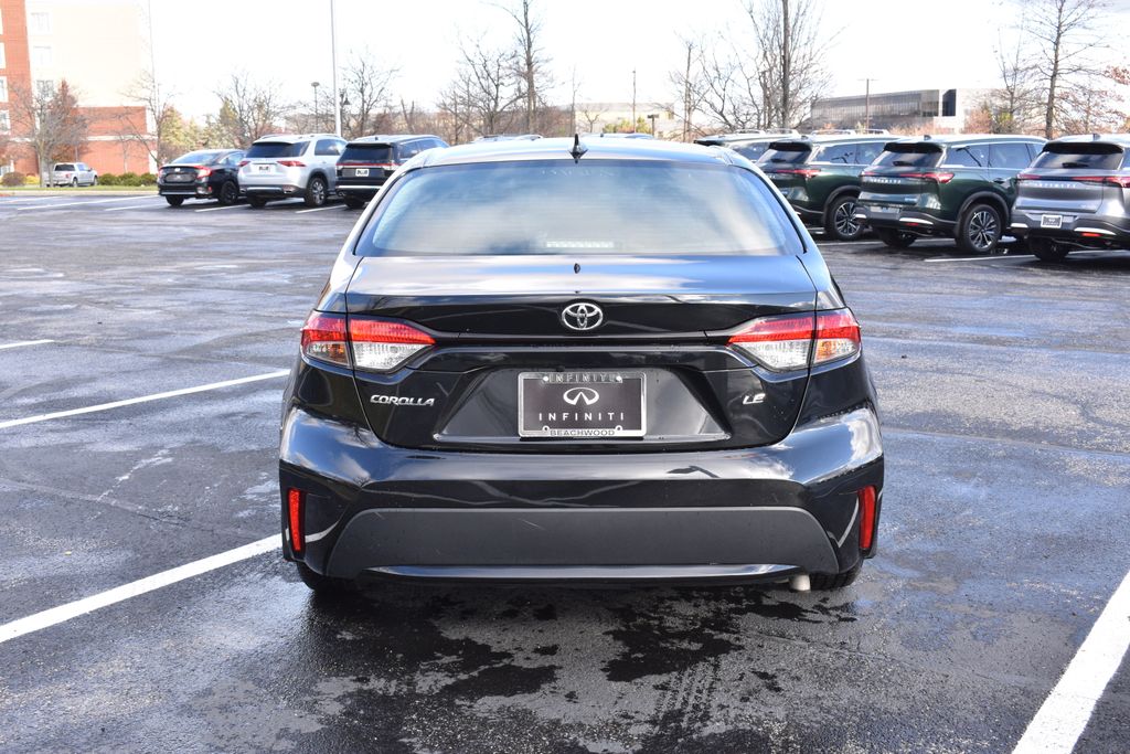 2022 Toyota Corolla LE photo 4