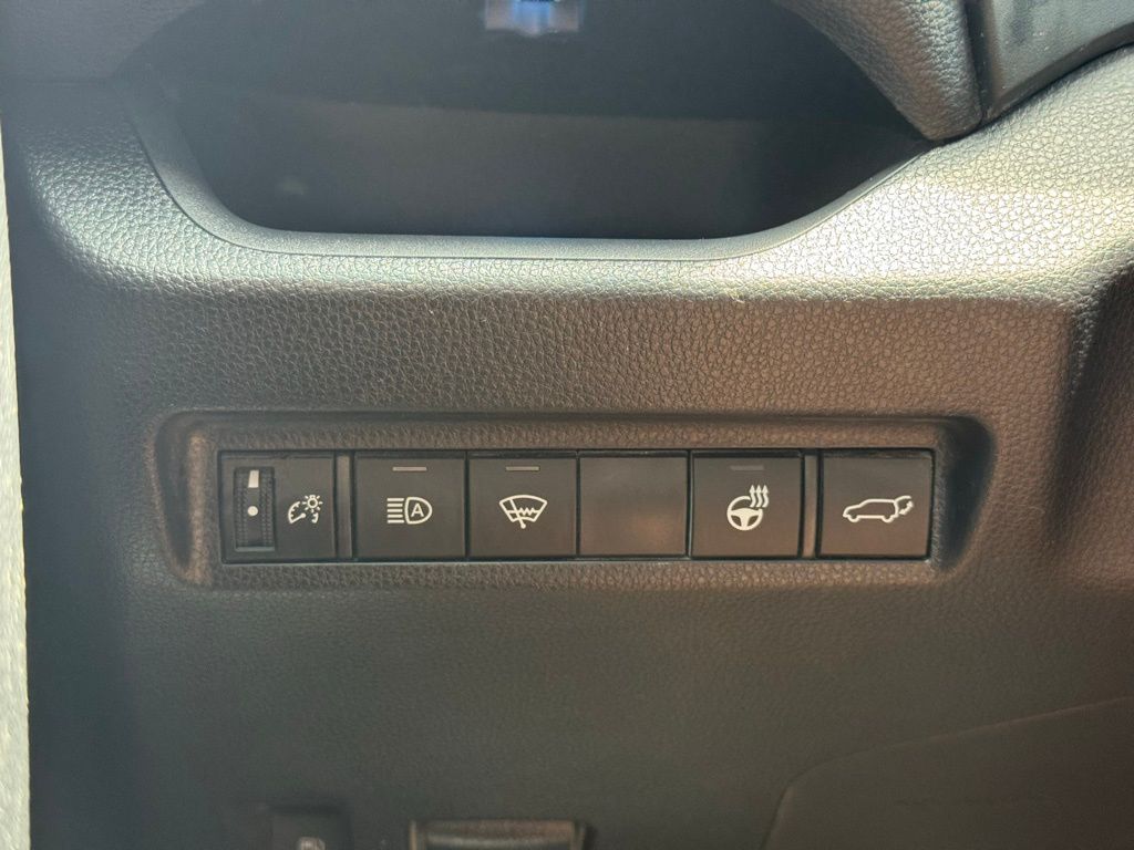 2021 Toyota RAV4 Hybrid XSE photo 23