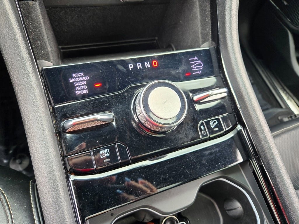 2022 Jeep Grand Cherokee Overland photo 18