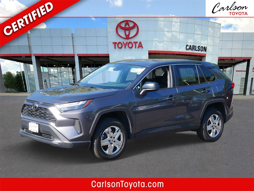 2024 Toyota RAV4 LE's photo