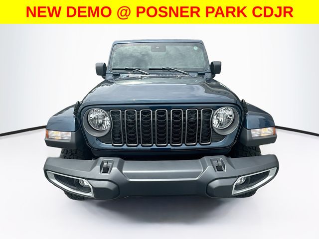 2025 Jeep Gladiator Sport photo 2