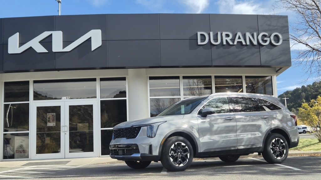 2025 Kia Sorento S's photo