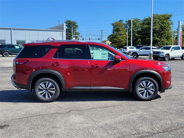 2025 Nissan Pathfinder SL photo 3