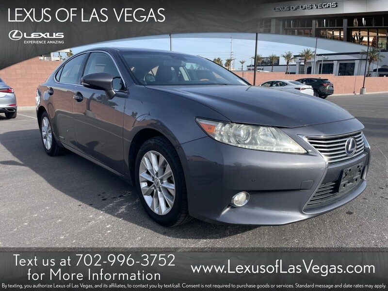2013 Lexus ES 300h's photo