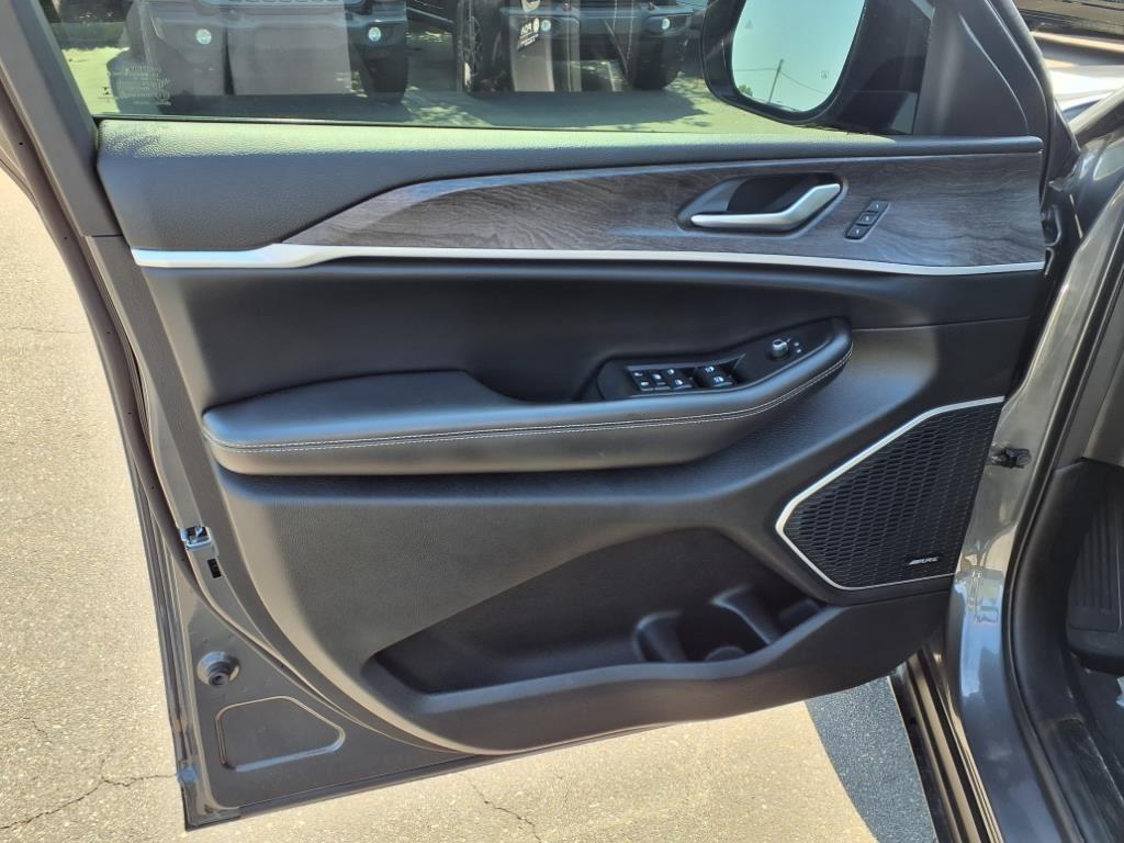 2021 Jeep Grand Cherokee Limited photo 4