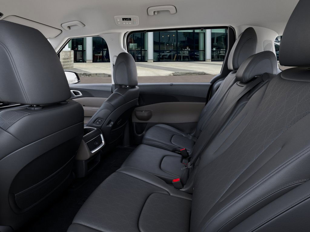 2026 Kia Carnival EX photo 17