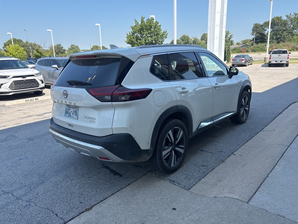 2023 Nissan Rogue Platinum photo 2