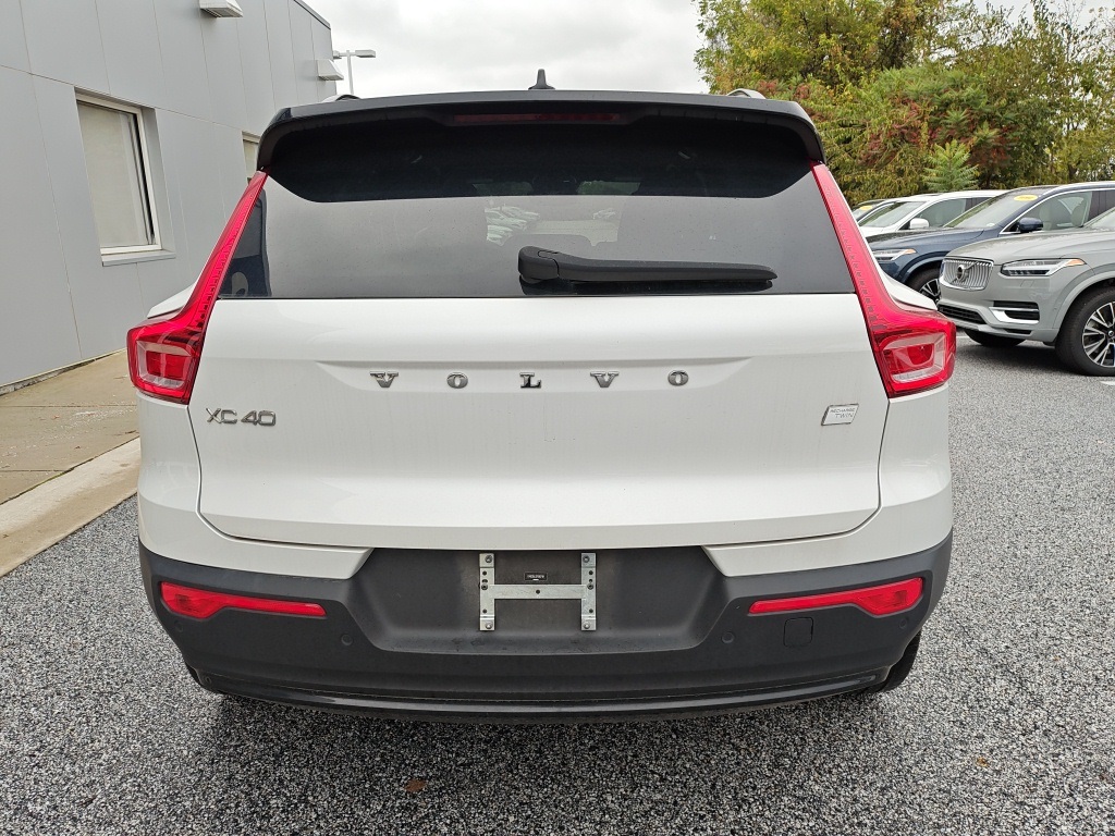 2023 Volvo XC40 Recharge Twin Plus photo 4