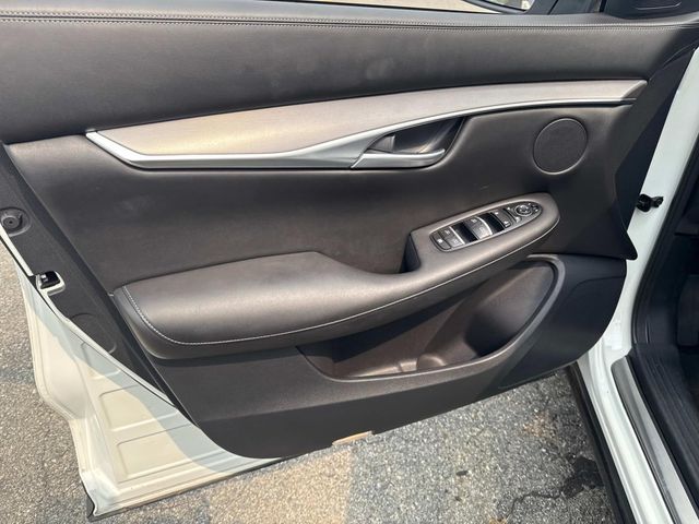 2022 Infiniti QX50 Luxe photo 18