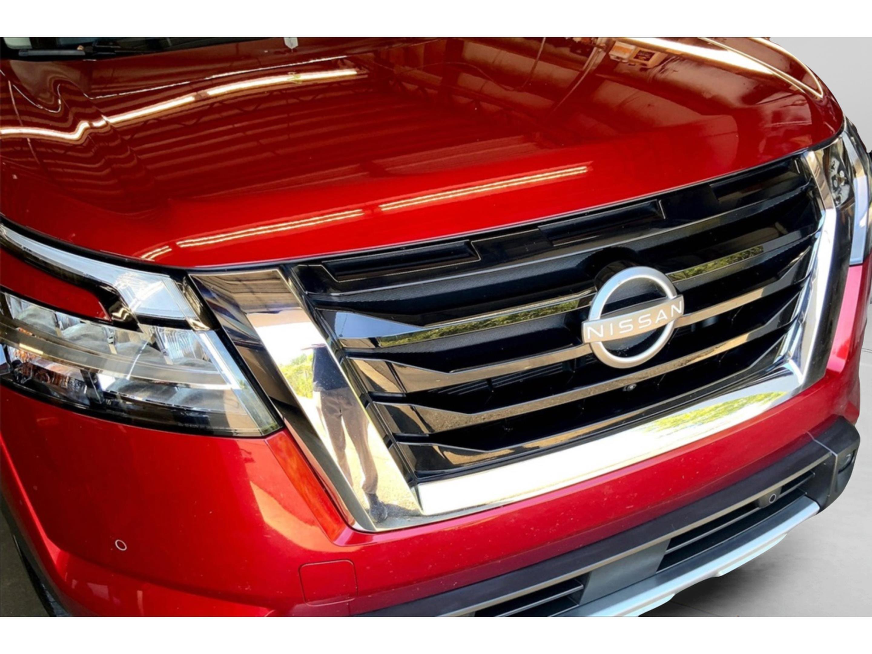 2023 Nissan Pathfinder SL photo 8