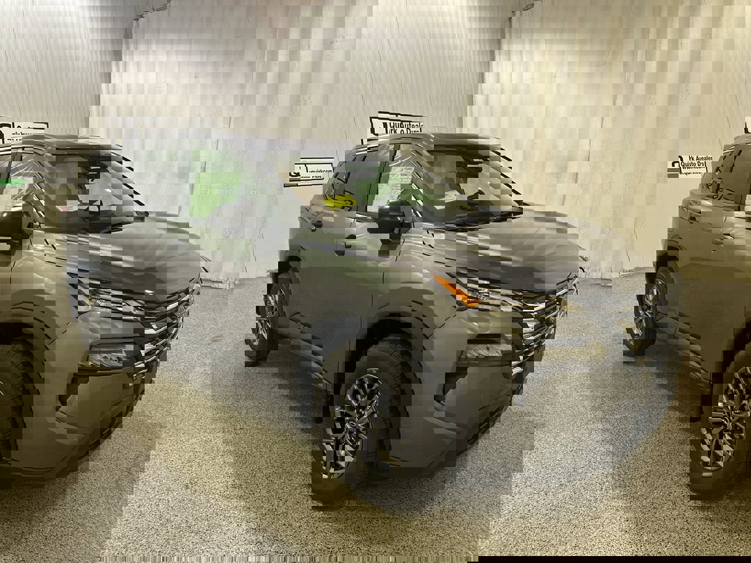 2026 Nissan Rogue S photo 3