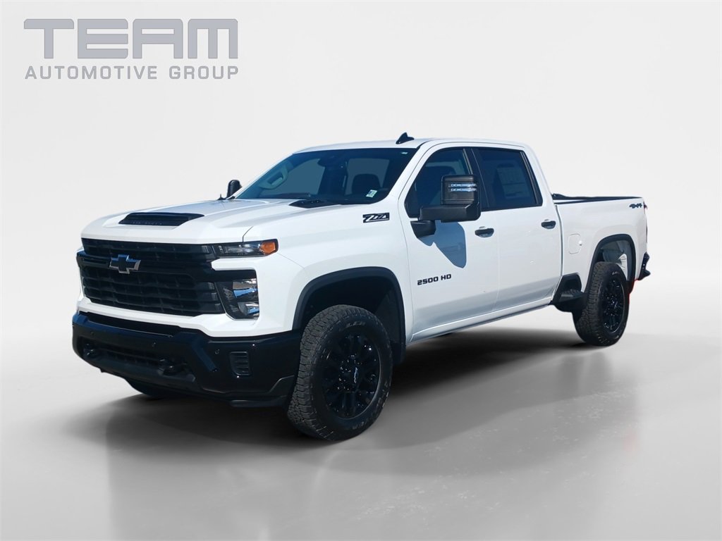 2026 Chevrolet Silverado 2500HD Custom photo 3