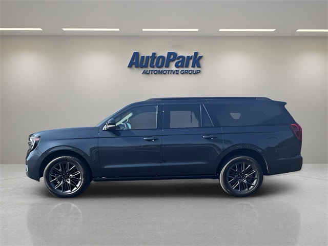 2025 Ford Expedition Platinum MAX photo 2