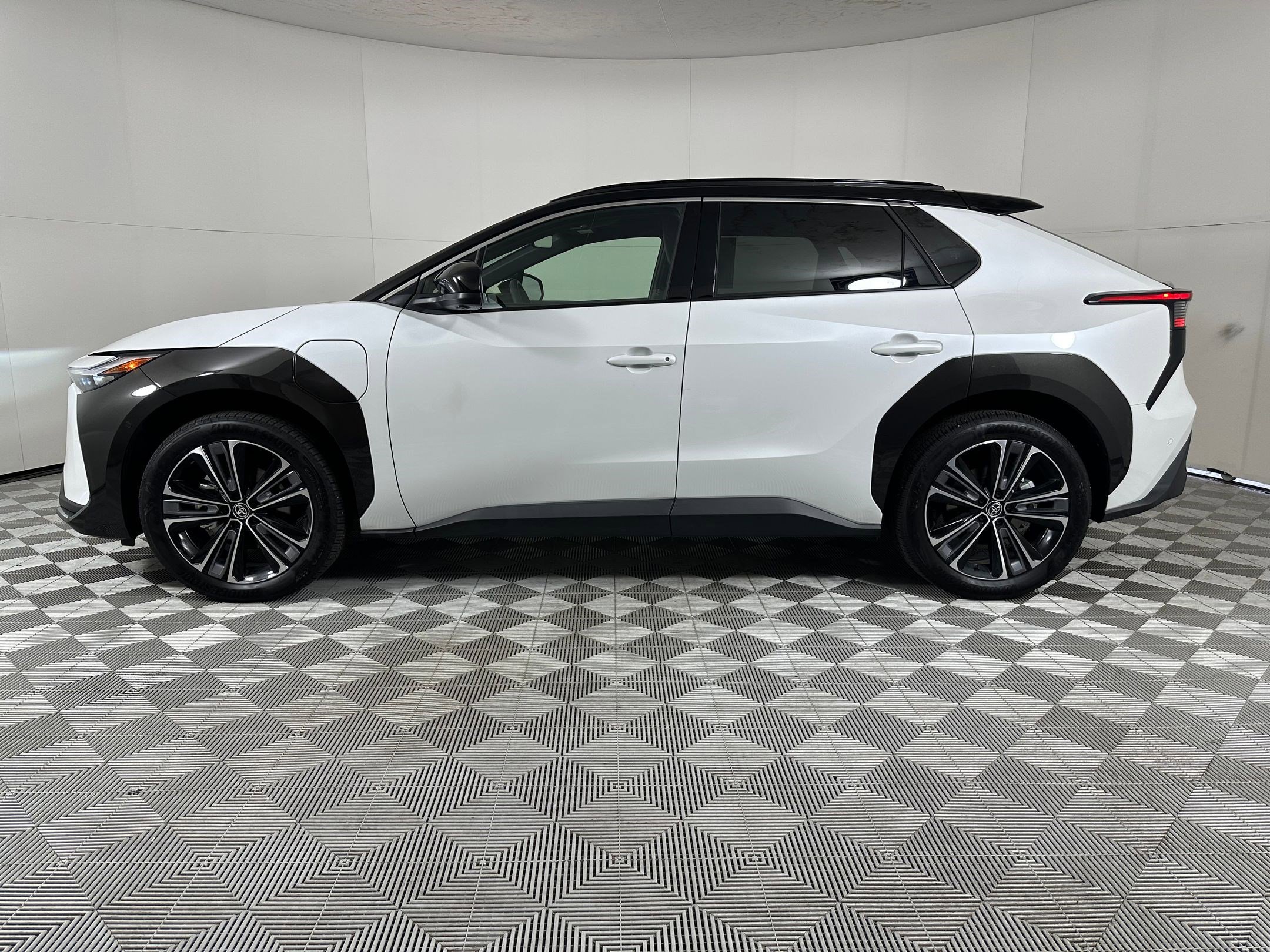 Used 2025 Toyota bZ4X Limited with VIN JTMABACA5SA100634 for sale in Santa Fe, NM